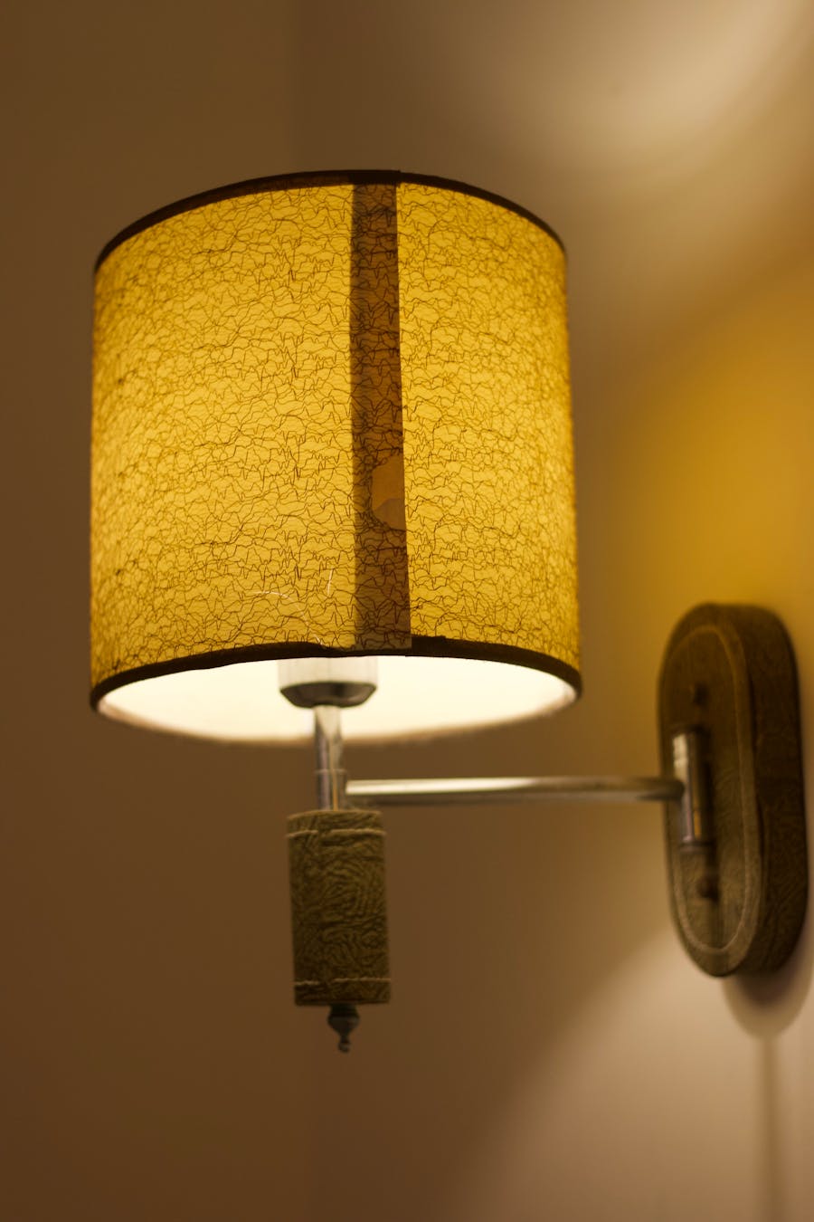 Warm wall-mounted lamp as lifestyle inspiration